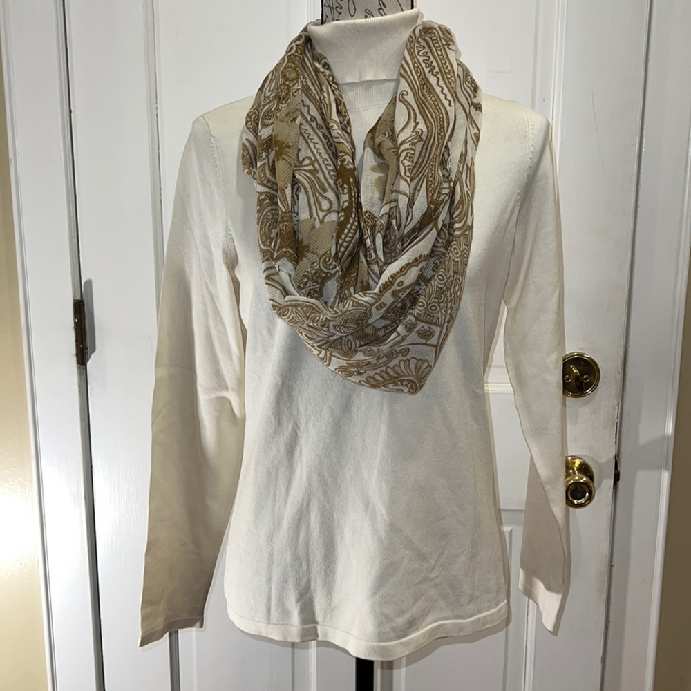 ANN TAYLOR medium cream turtleneck sweater with new scarf paisley medium